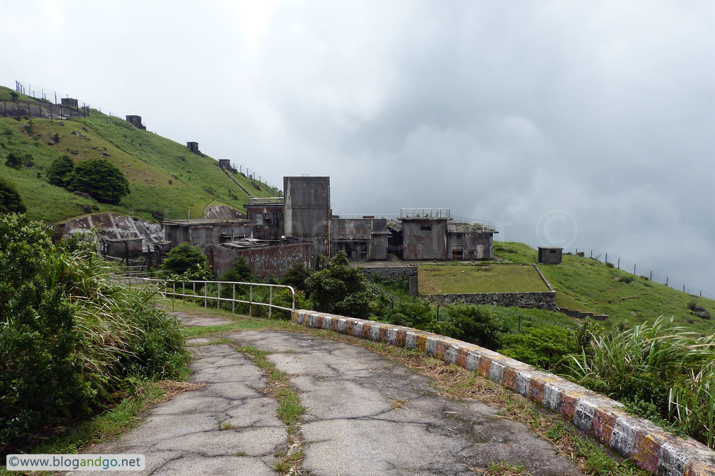 Disused structure on Tai Mo Shan